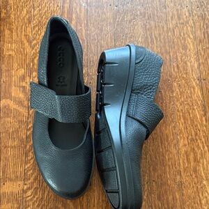 Ecco Black Mary Jane Shoes 41